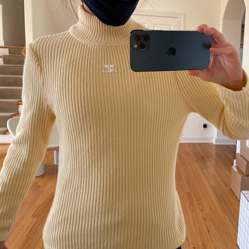 Vintage Courreges Paris pastel yellow turtleneck ribbed sweater size medium